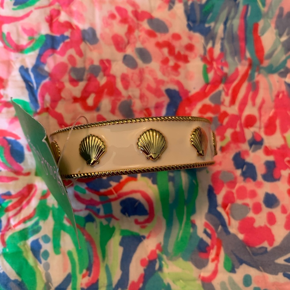 Lilly Pulitzer shell bracelet